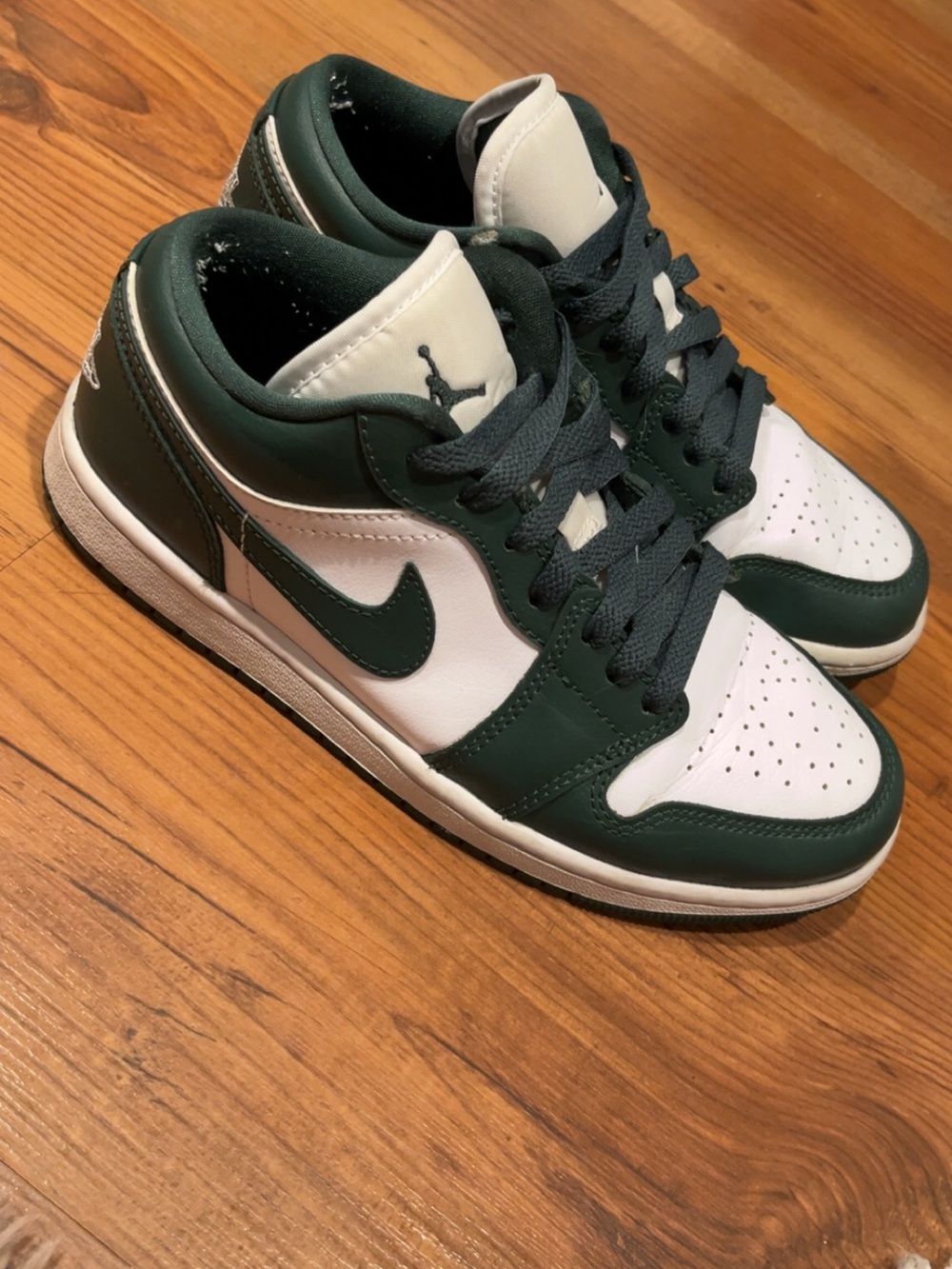 Nike Low Top Sneakers - White & Dark Green